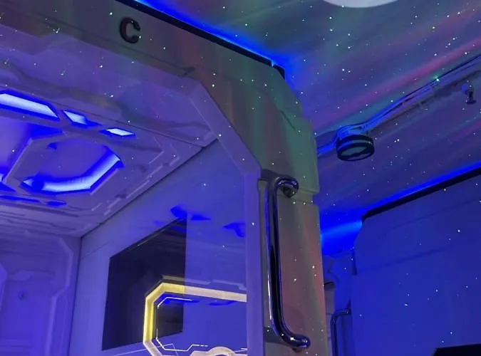 Capsule hotel Bmax Spacepods Sleep In Space - 4mins From Mactan Airport Lapu-Lapu City