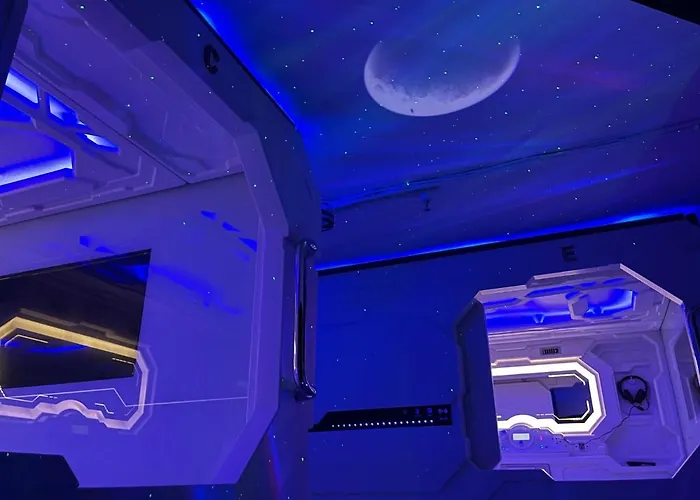 Capsule hotel Bmax Spacepods Sleep In Space - 4mins From Mactan Airport *