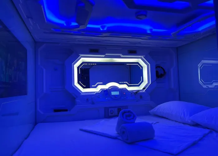 Capsule hotel Bmax Spacepods Sleep In Space - 4mins From Mactan Airport *