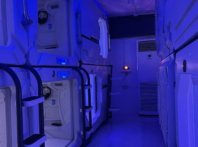 Bmax Spacepods Sleep In Space - 4mins From Mactan Airport Capsule hotel Lapu-Lapu City