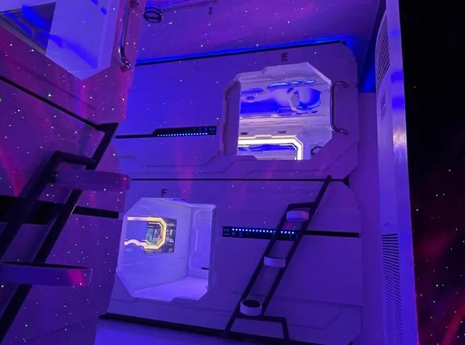 Capsule hotel Bmax Spacepods Sleep In Space - 4mins From Mactan Airport Lapu-Lapu City