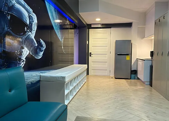 Bmax Spacepods Sleep In Space - 4mins From Mactan Airport Capsule hotel Lapu-Lapu City
